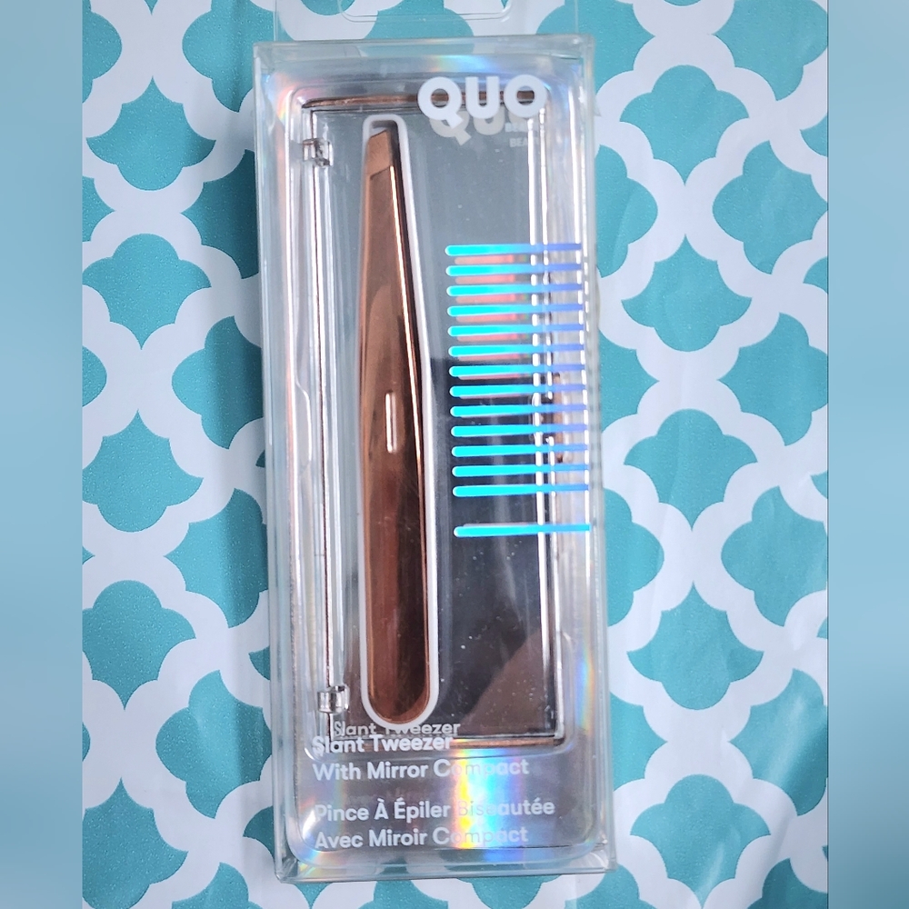 NWT  ROSE GOLD SLANTED TWEEZERS WITH MIRROR COMPACT BY QUO